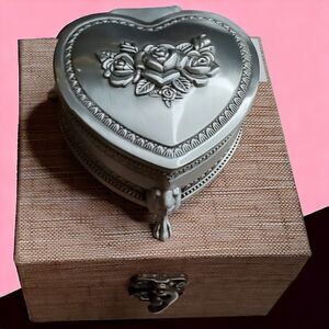 Love Romance Eternal Red Rose Heart Shaped Lion's Head 3 Footed Pewter Gift Box